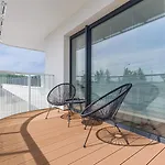 Lux Tukan B004, Polanki Aqua - شقة