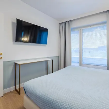 Lux Tukan B004, Polanki Aqua - *